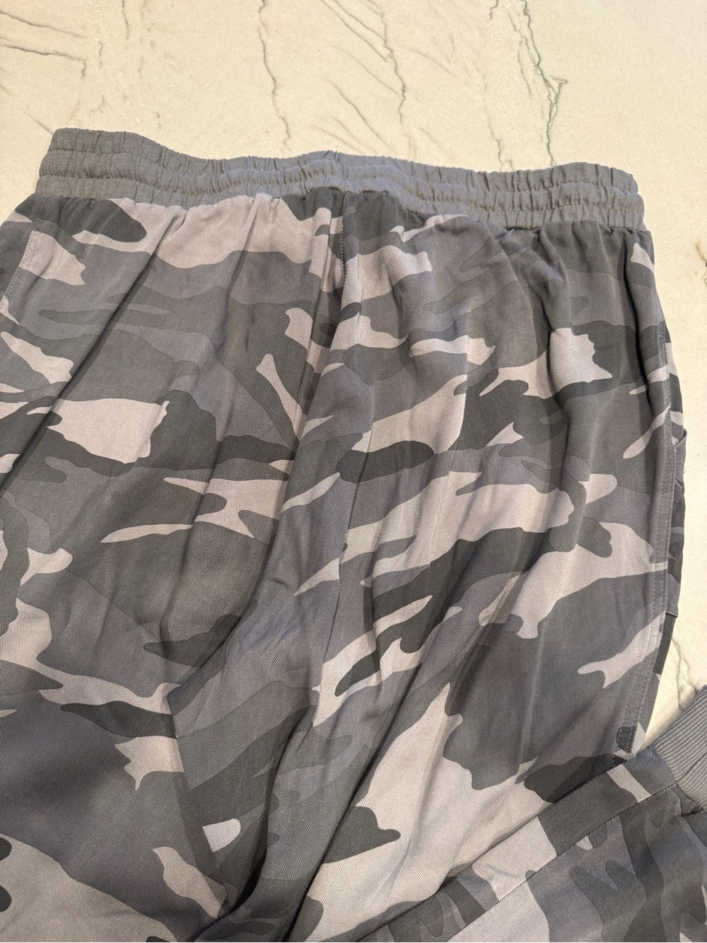 Splendid Gray Camo Joggers XL | 100% Rayon Lounge Pants Elastic Waist - Picture 13 of 16